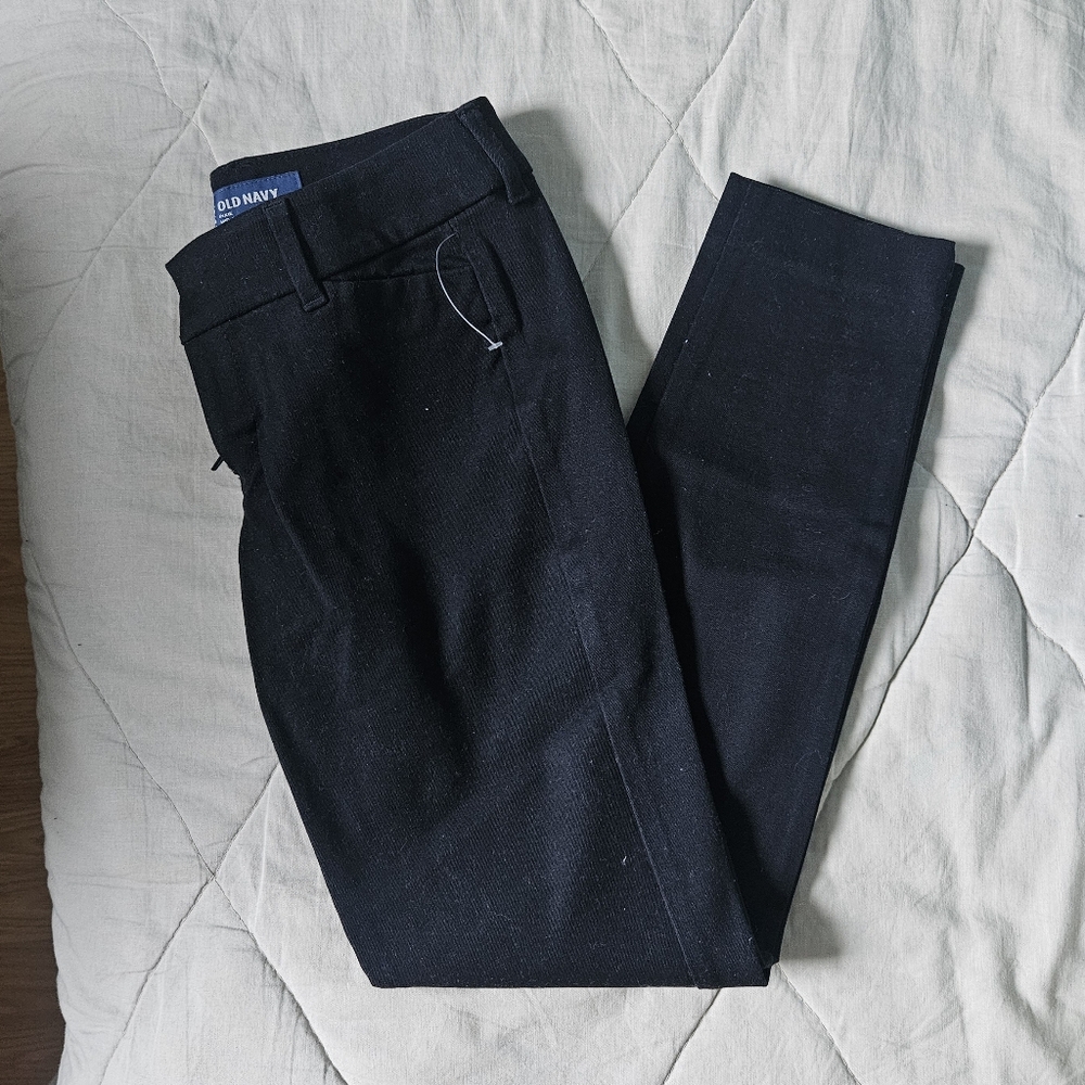 OLD NAVY Mid Rise Pixie Pants Black Cotton Blend Size 0 PETITE SHORT BNWOT